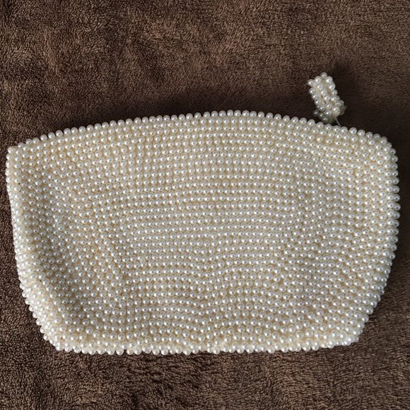 πHost Pickπ Vintage faux pearl clutch by Debbie - Picture 2 of 3
